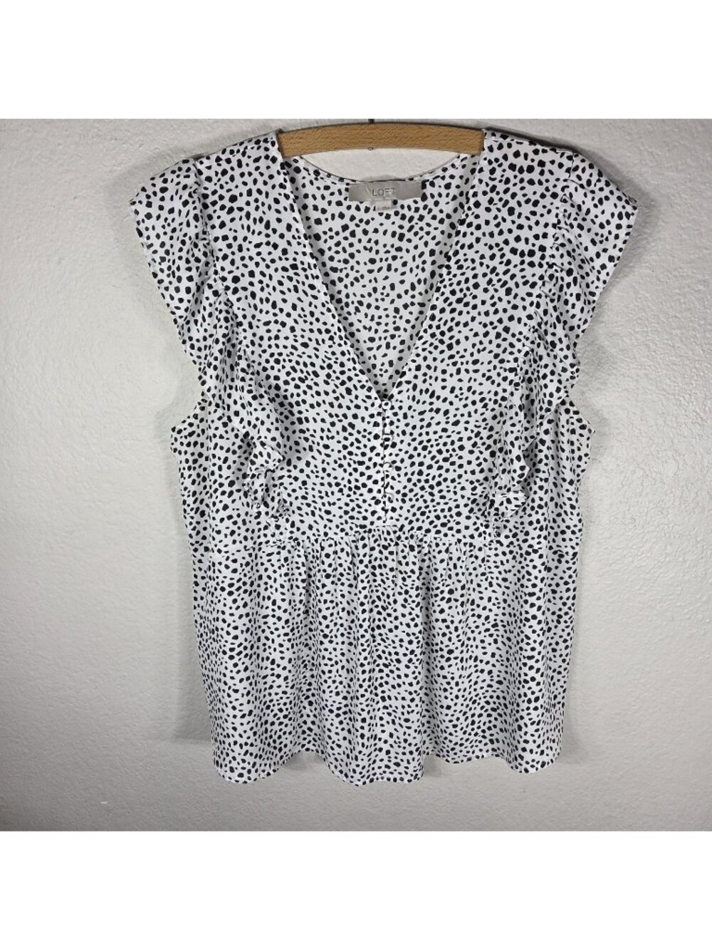 Loft Sleeveless Ruffle Top Blouse White Polka Dot Size L V-Neck Button Up